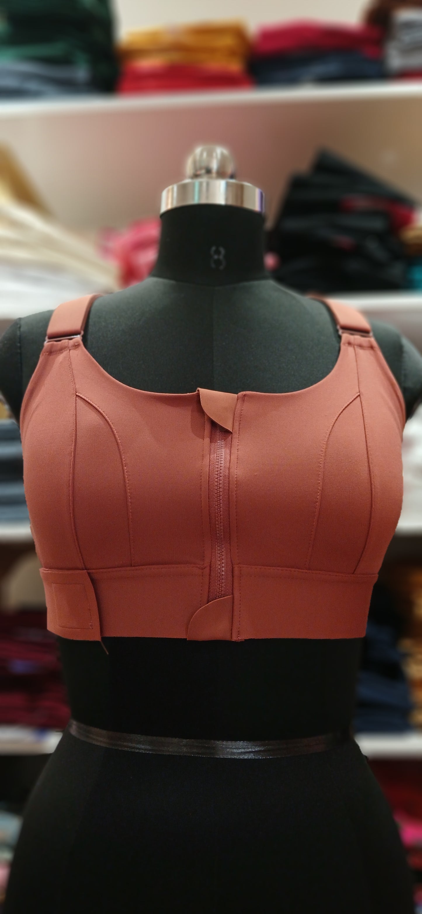 SPORTS BRA